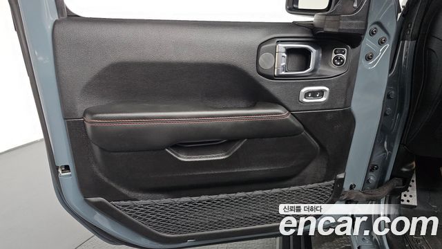 Jeep Wrangler 2025 — photo 14
