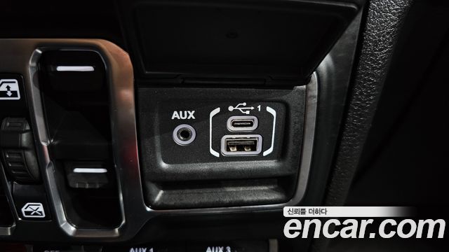 Jeep Wrangler 2025 — photo 28