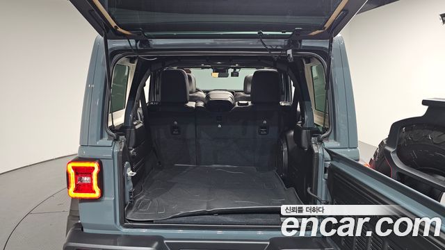 Jeep Wrangler 2025 — photo 33