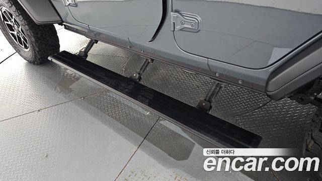 Jeep Wrangler 2025 — photo 34