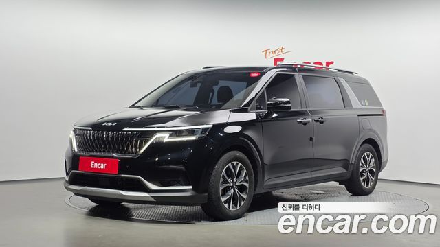 Kia Canival 2023 — photo 1