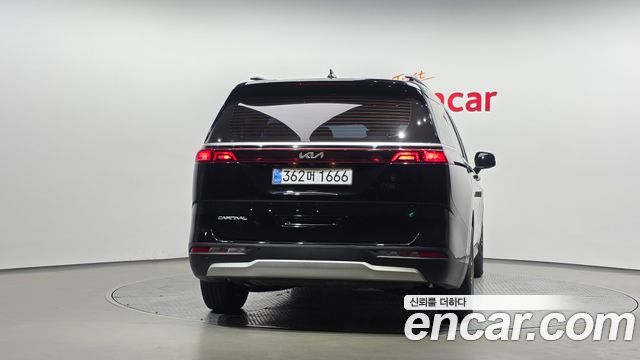 Kia Canival 2023 — photo 4