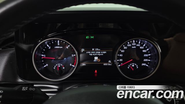 Kia Canival 2023 — photo 8