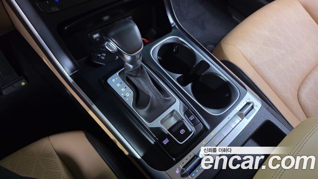 Kia Canival 2023 — photo 9