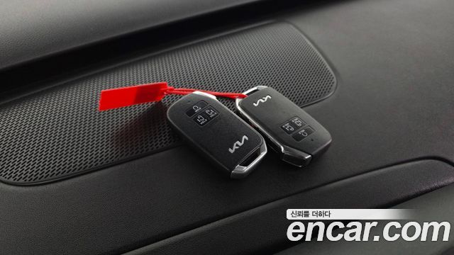 Kia Canival 2023 — photo 18