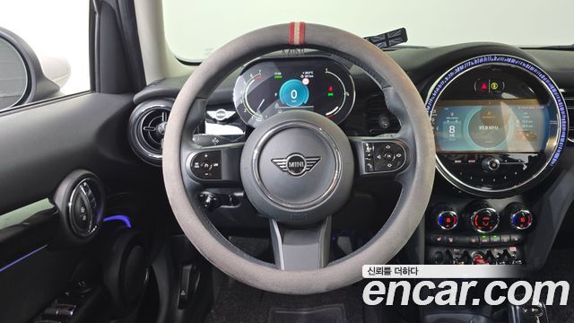 Mini Cooper 2023 — photo 18