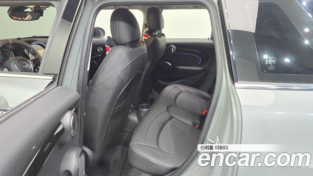 Mini Cooper 2023 — photo 23