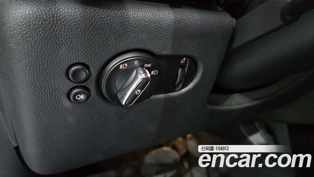 Mini Cooper 2023 — photo 25