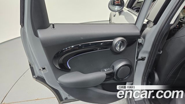 Mini Cooper 2023 — photo 15