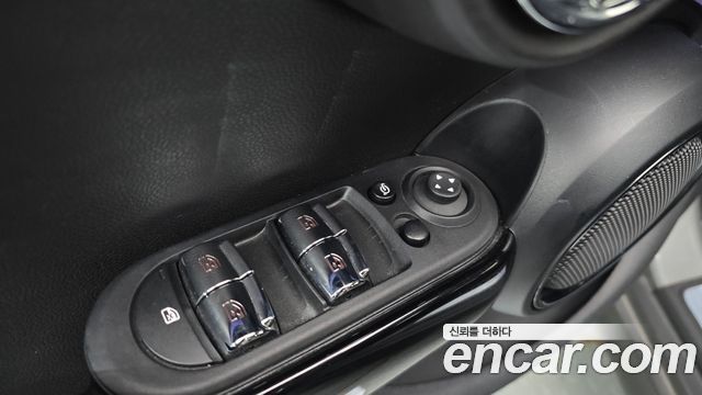 Mini Cooper 2023 — photo 27