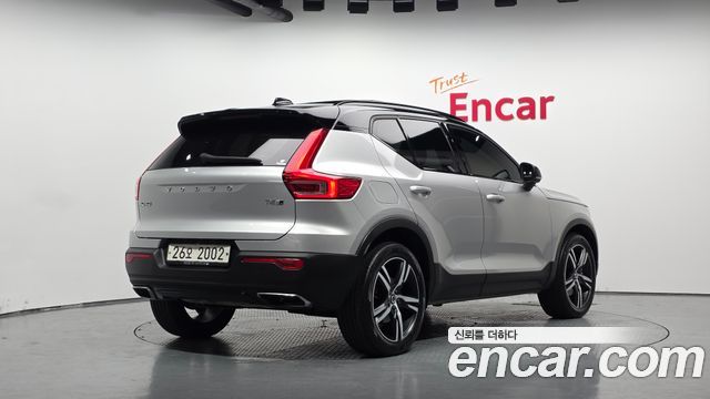 Volvo XC40 2019 — photo 2