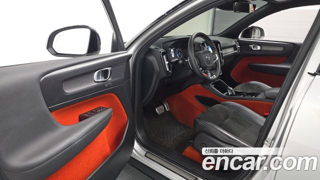 Volvo XC40 2019 — photo 13