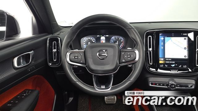 Volvo XC40 2019 — photo 18