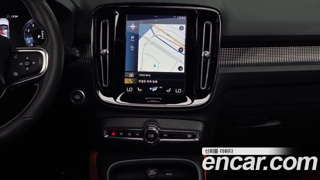 Volvo XC40 2019 — photo 19