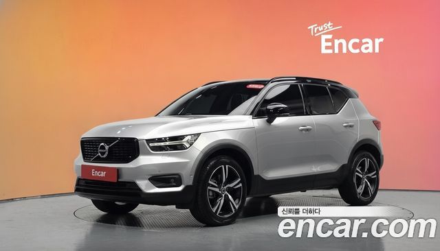 Volvo XC40 2019 — photo 1