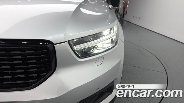 Volvo XC40 2019 — photo 8