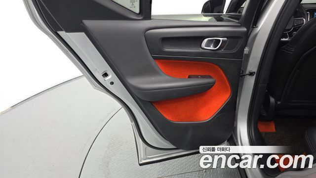 Volvo XC40 2019 — photo 15