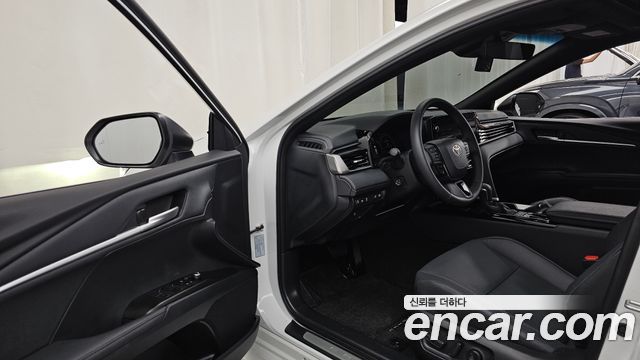 Toyota Camry 2025 — photo 10