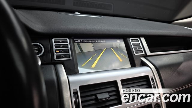 Land Rover Discovery Sport 2016 — photo 21