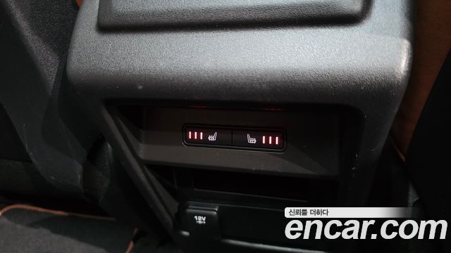 Land Rover Discovery Sport 2016 — photo 25