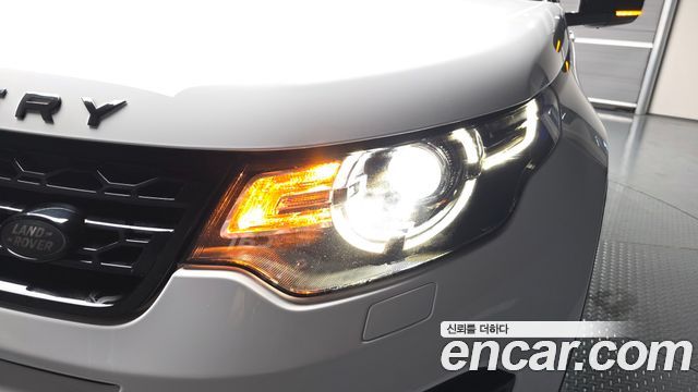 Land Rover Discovery Sport 2016 — photo 8