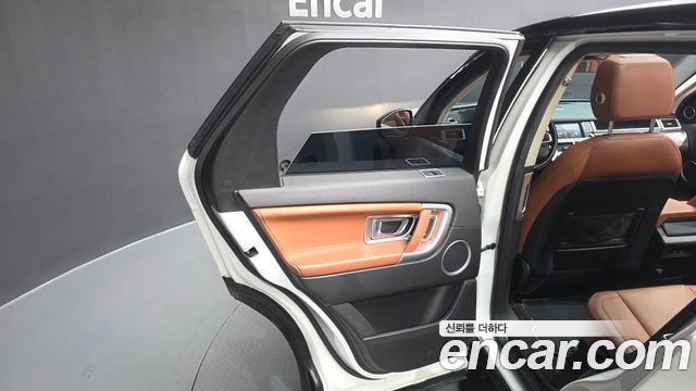 Land Rover Discovery Sport 2016 — photo 15