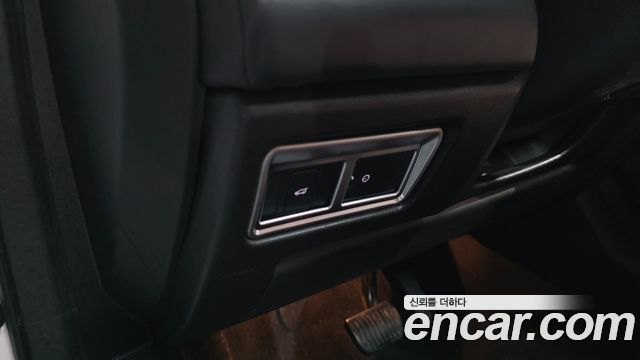 Land Rover Discovery Sport 2016 — photo 31