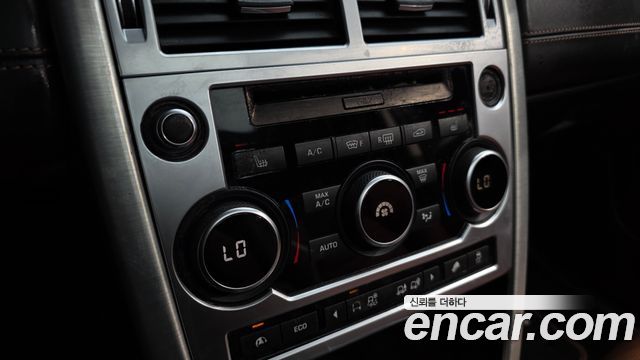 Land Rover Discovery Sport 2016 — photo 35