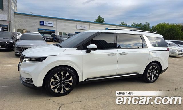 Kia Canival 2023 — photo 2