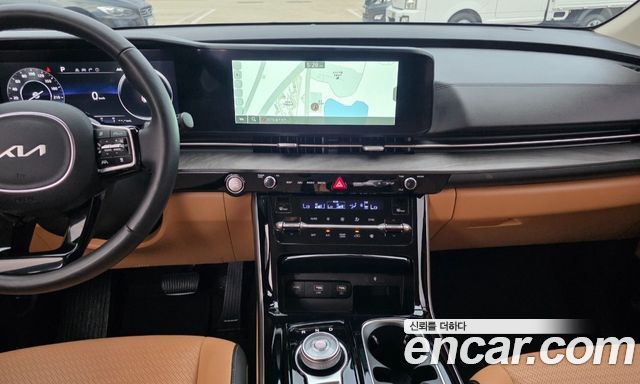 Kia Canival 2023 — photo 9