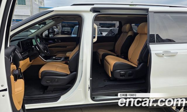 Kia Canival 2023 — photo 14