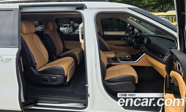 Kia Canival 2023 — photo 15