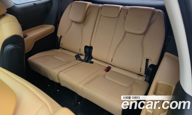 Kia Canival 2023 — photo 16