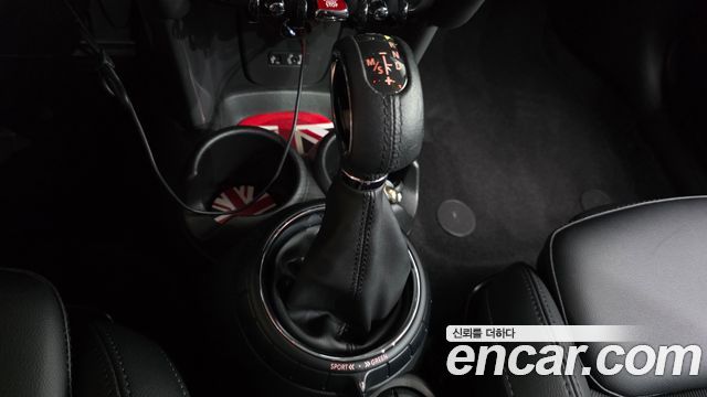 Mini Cooper 2018 — photo 9