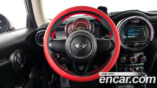Mini Cooper 2018 — photo 13