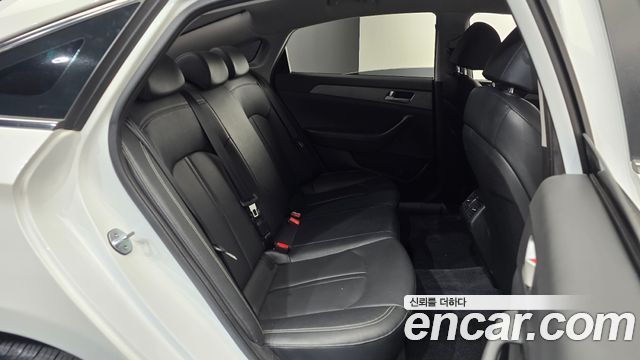 Hyundai Sonata 2019 — photo 17