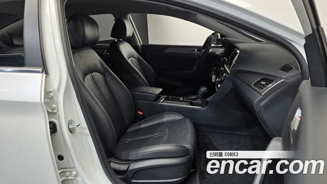 Hyundai Sonata 2019 — photo 16