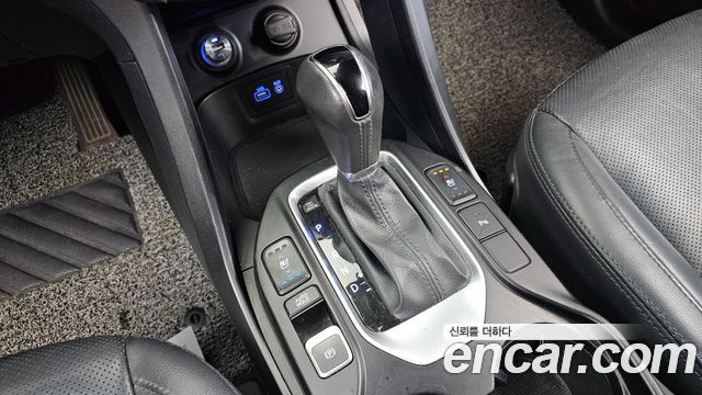 Hyundai Santafe 2016 — photo 9