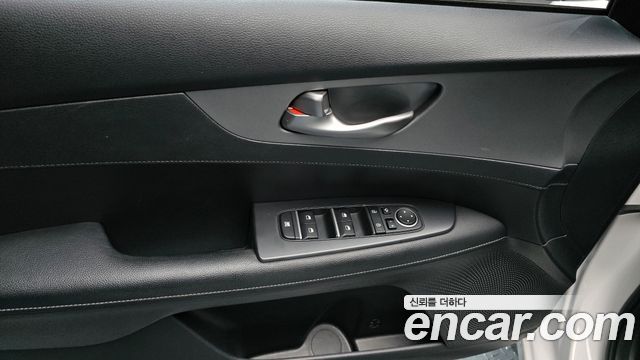 Kia K3 2020 — photo 23