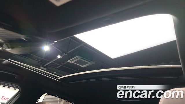 BMW 5-Series 2019 — photo 24