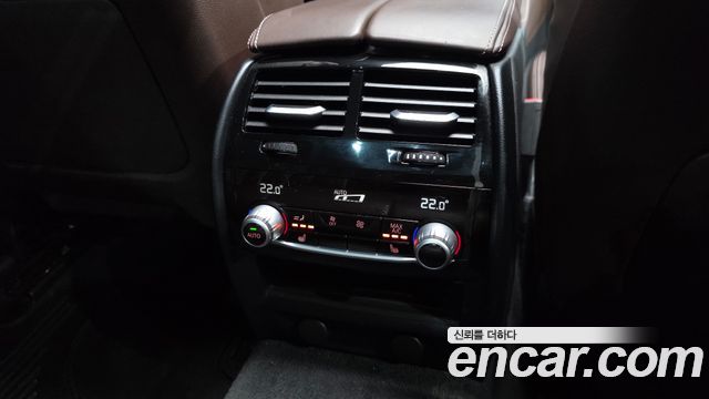BMW 5-Series 2019 — photo 25