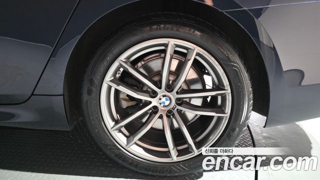 BMW 5-Series 2019 — photo 7