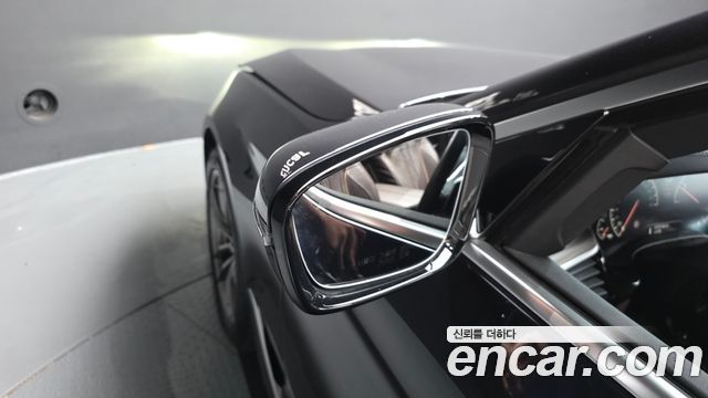 BMW 5-Series 2019 — photo 28
