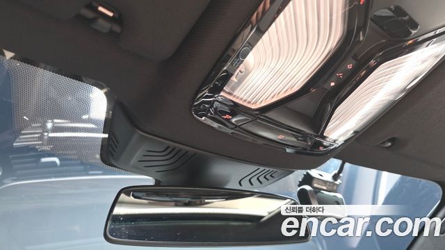 BMW 5-Series 2019 — photo 34