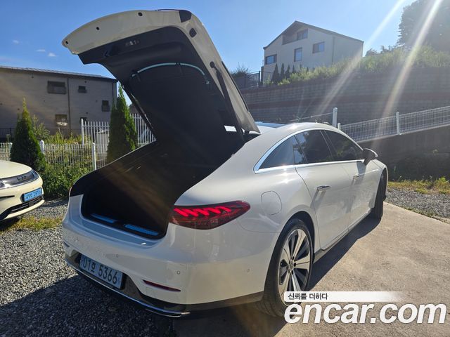 Mercedes-Benz EQS 2023 — photo 6