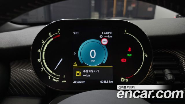 Mini Cooper 2023 — photo 11