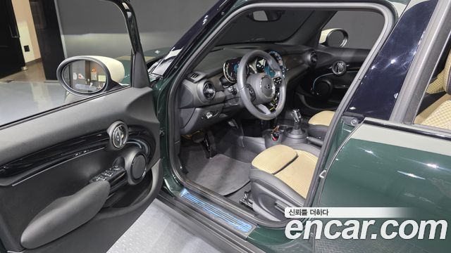 Mini Cooper 2023 — photo 13