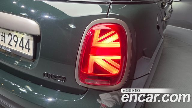 Mini Cooper 2023 — photo 9