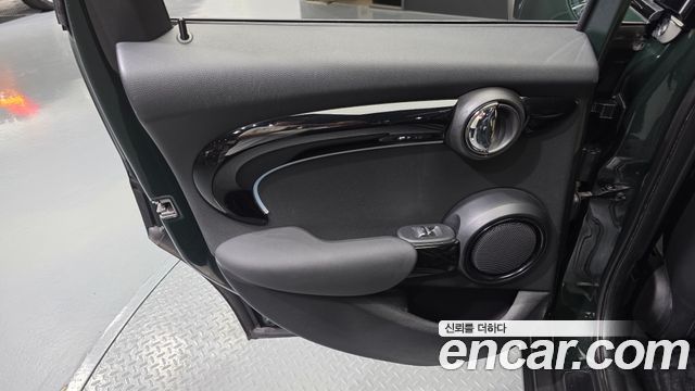 Mini Cooper 2023 — photo 15