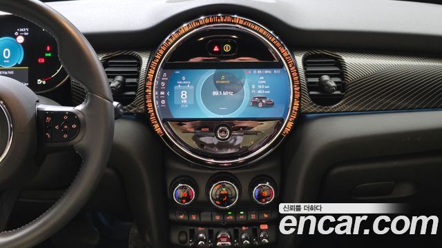 Mini Cooper 2023 — photo 28